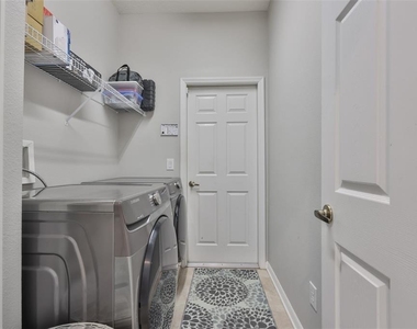 823 Seminole Sky Drive - Photo Thumbnail 35