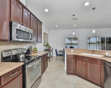 823 Seminole Sky Drive - Photo Thumbnail 16