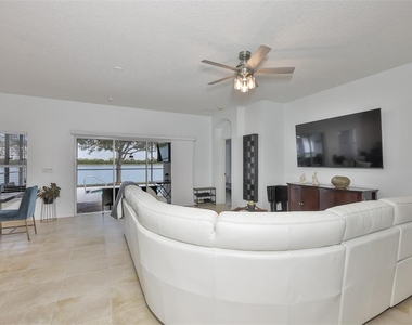 823 Seminole Sky Drive - Photo Thumbnail 10