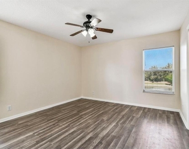 2520 Colony Reed Lane - Photo Thumbnail 13
