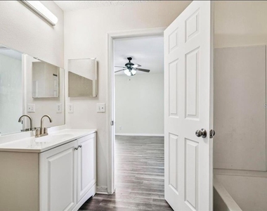 2520 Colony Reed Lane - Photo Thumbnail 16