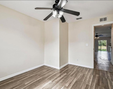 2520 Colony Reed Lane - Photo Thumbnail 9