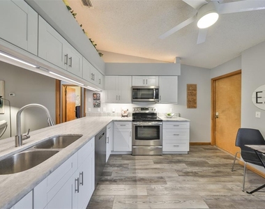 3818 Biscay Place - Photo Thumbnail 13