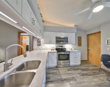 3818 Biscay Place - Photo Thumbnail 12