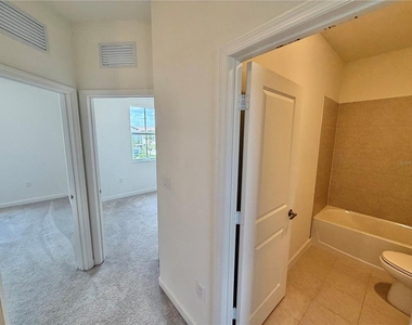 12621 Nw 23rd Place - Photo Thumbnail 14