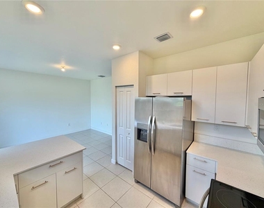 12621 Nw 23rd Place - Photo Thumbnail 9