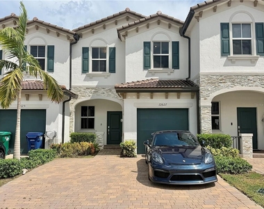 12621 Nw 23rd Place - Photo Thumbnail 1