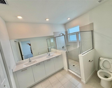 12621 Nw 23rd Place - Photo Thumbnail 23