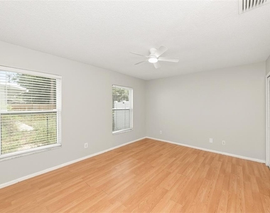 1215 39th Street W - Photo Thumbnail 5