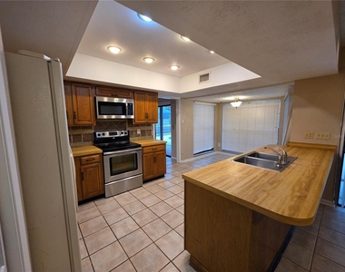 4604 Landscape Drive - Photo Thumbnail 9