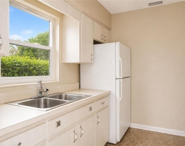 6008 Bob Head Road - Photo Thumbnail 4