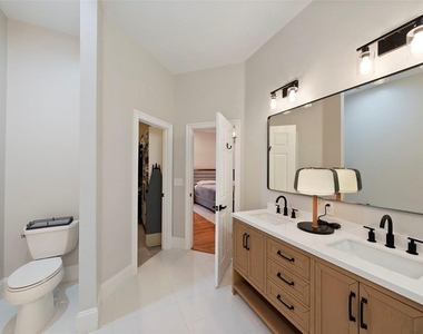 2504 W Tennessee Avenue - Photo Thumbnail 16