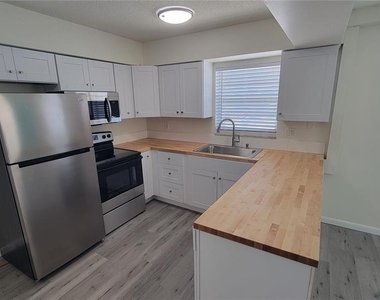 308 Avanda Court - Photo Thumbnail 24