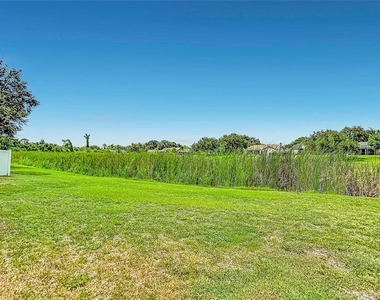 8511 Northton Groves Boulevard - Photo Thumbnail 73