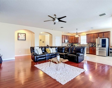 8511 Northton Groves Boulevard - Photo Thumbnail 31