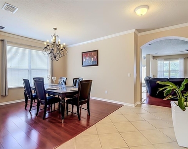 8511 Northton Groves Boulevard - Photo Thumbnail 15