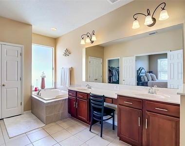 8511 Northton Groves Boulevard - Photo Thumbnail 56