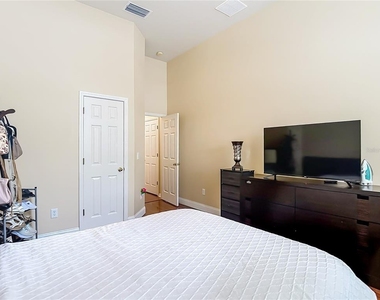 8511 Northton Groves Boulevard - Photo Thumbnail 38