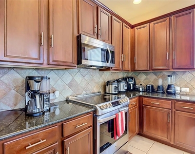 8511 Northton Groves Boulevard - Photo Thumbnail 22