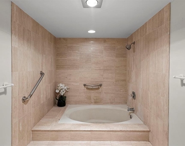 3301 Bayshore Boulevard - Photo Thumbnail 16