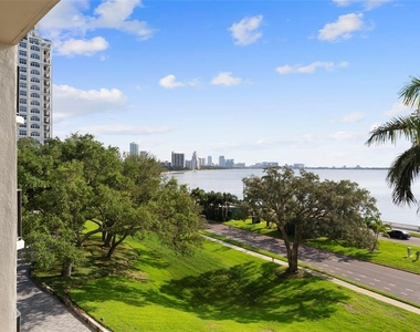 3301 Bayshore Boulevard - Photo Thumbnail 3