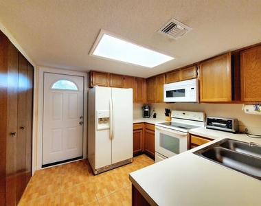 8724 Cobbler Place - Photo Thumbnail 6
