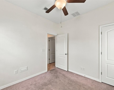 31141 Claridge Place - Photo Thumbnail 16
