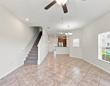 31141 Claridge Place - Photo Thumbnail 2
