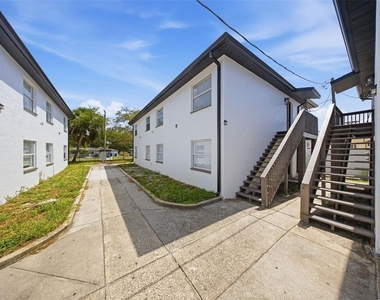 5608 S Manhattan Avenue - Photo Thumbnail 17