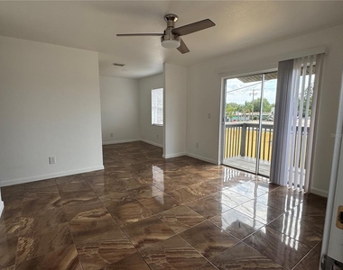 5608 S Manhattan Avenue - Photo Thumbnail 2