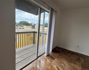 5608 S Manhattan Avenue - Photo Thumbnail 3