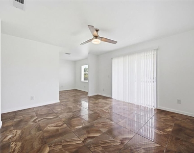 5608 S Manhattan Avenue - Photo Thumbnail 12