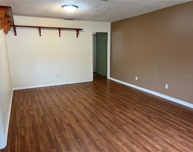 7803 N Whittier Street - Photo Thumbnail 3