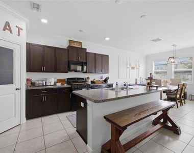 8928 Flourish Drive - Photo Thumbnail 12