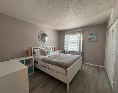 204 Meadow Lane - Photo Thumbnail 11