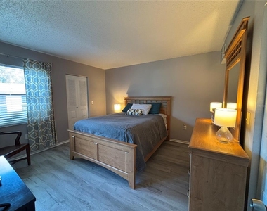 204 Meadow Lane - Photo Thumbnail 8