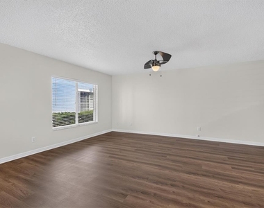 4110 Waterside Island Court - Photo Thumbnail 10