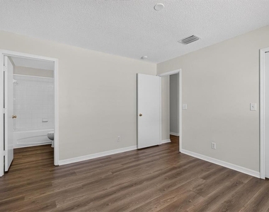 4110 Waterside Island Court - Photo Thumbnail 24