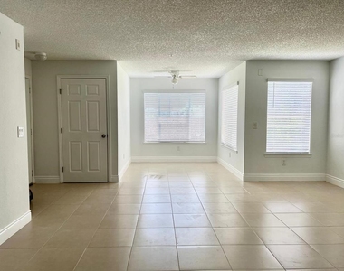 2218 Grand Cayman Court - Photo Thumbnail 7