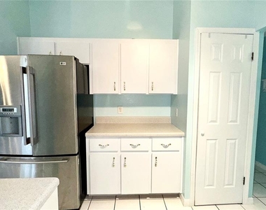 620 Brockton Drive - Photo Thumbnail 3