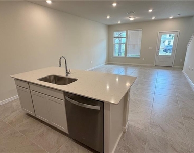 2133 Southbury Drive - Photo Thumbnail 4