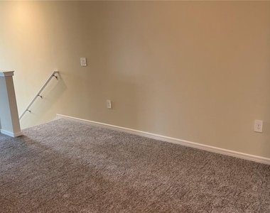 2133 Southbury Drive - Photo Thumbnail 11