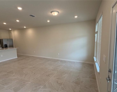 2133 Southbury Drive - Photo Thumbnail 8
