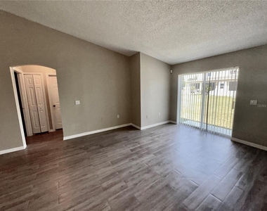 1011 Morvan Lane - Photo Thumbnail 10
