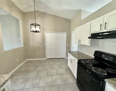 1011 Morvan Lane - Photo Thumbnail 6
