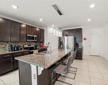 817 Bocavista Court - Photo Thumbnail 5