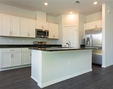 1348 Palau Street Se - Photo Thumbnail 3