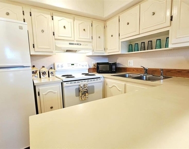 3586 Capehaze Drive - Photo Thumbnail 17