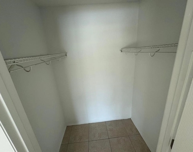 1222 Bermuda Lakes Lane - Photo Thumbnail 5