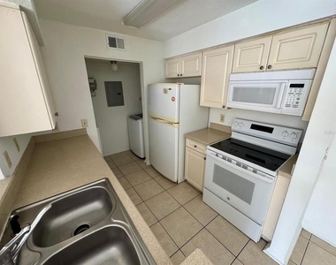 1222 Bermuda Lakes Lane - Photo Thumbnail 6